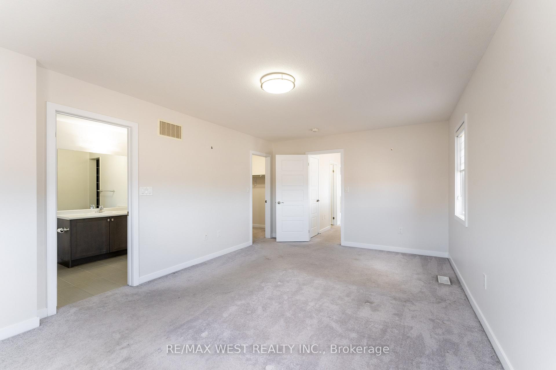 Photo 12 of 2 Scarletwood Street, Hamilton, Stoney Creek Mountain — HOMEH