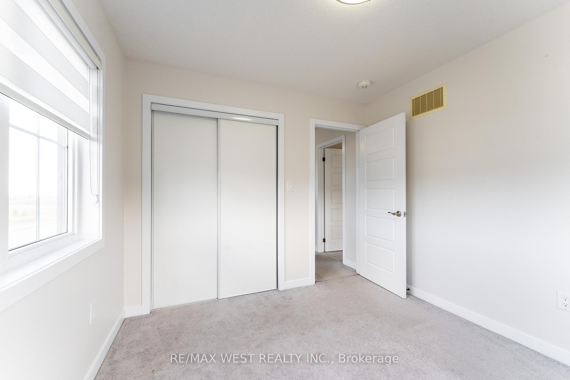 Photo 8 of 2 Scarletwood Street, Hamilton, Stoney Creek Mountain — HOMEH