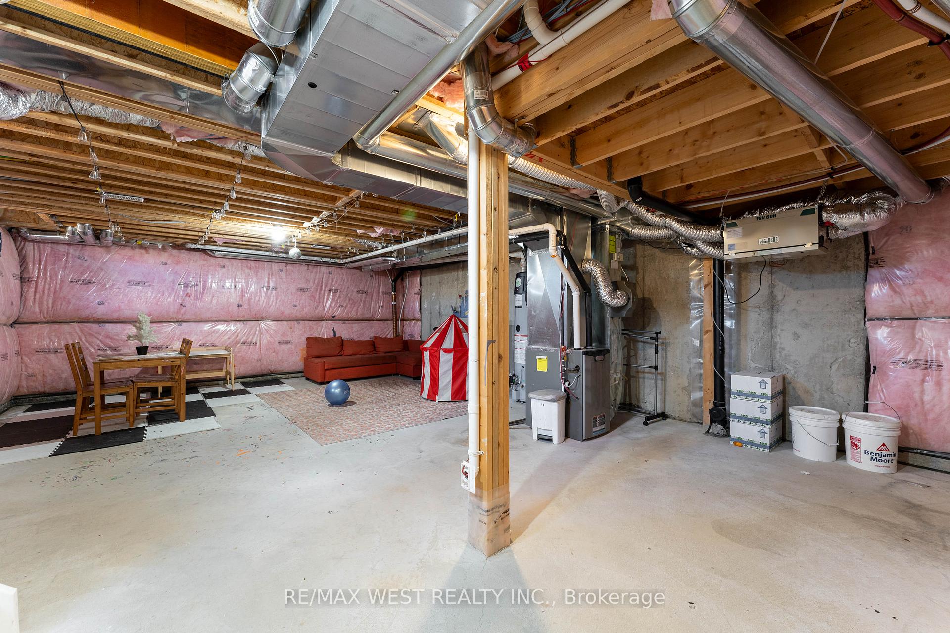 Photo 39 of 2 Scarletwood Street, Hamilton, Stoney Creek Mountain — HOMEH