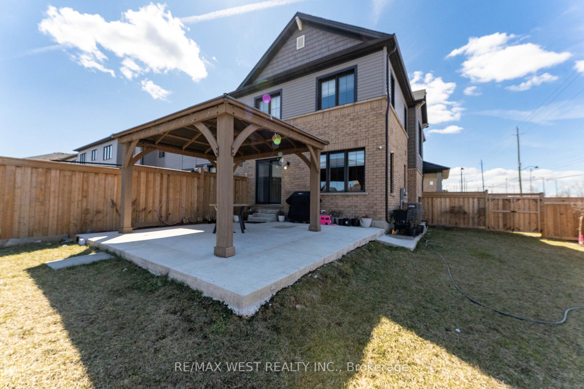 Photo 36 of 2 Scarletwood Street, Hamilton, Stoney Creek Mountain — HOMEH