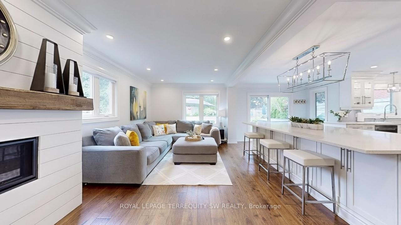 Photo 6 of 31 Bryant Road, Markham, Markham Village — HOMEH