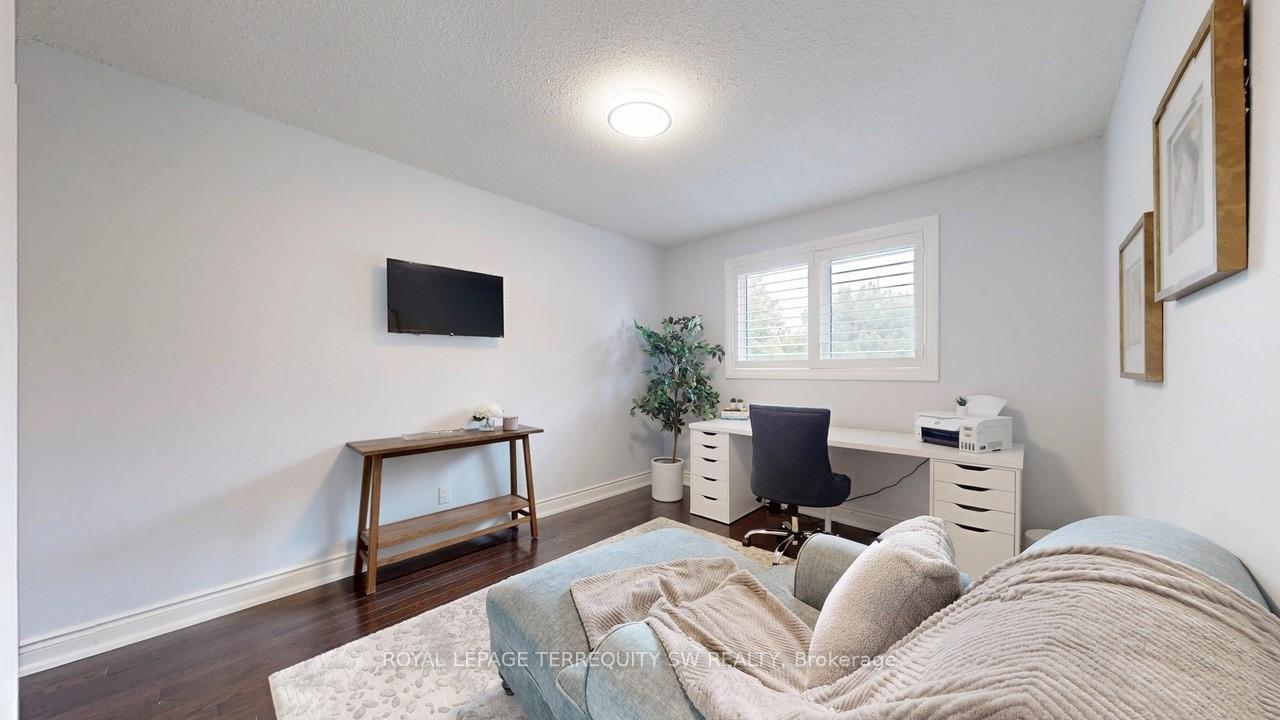 Photo 18 of 31 Bryant Road, Markham, Markham Village — HOMEH