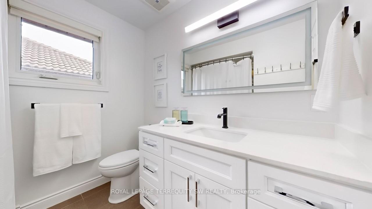 Photo 13 of 31 Bryant Road, Markham, Markham Village — HOMEH