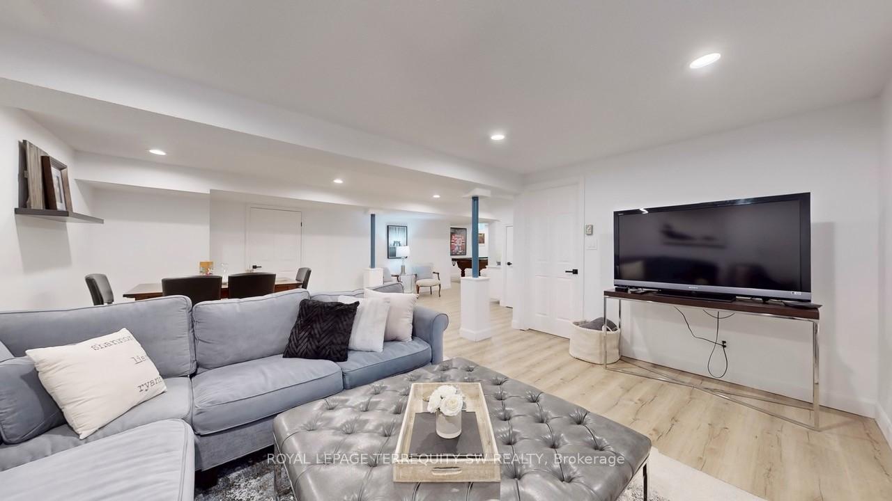 Photo 20 of 31 Bryant Road, Markham, Markham Village — HOMEH
