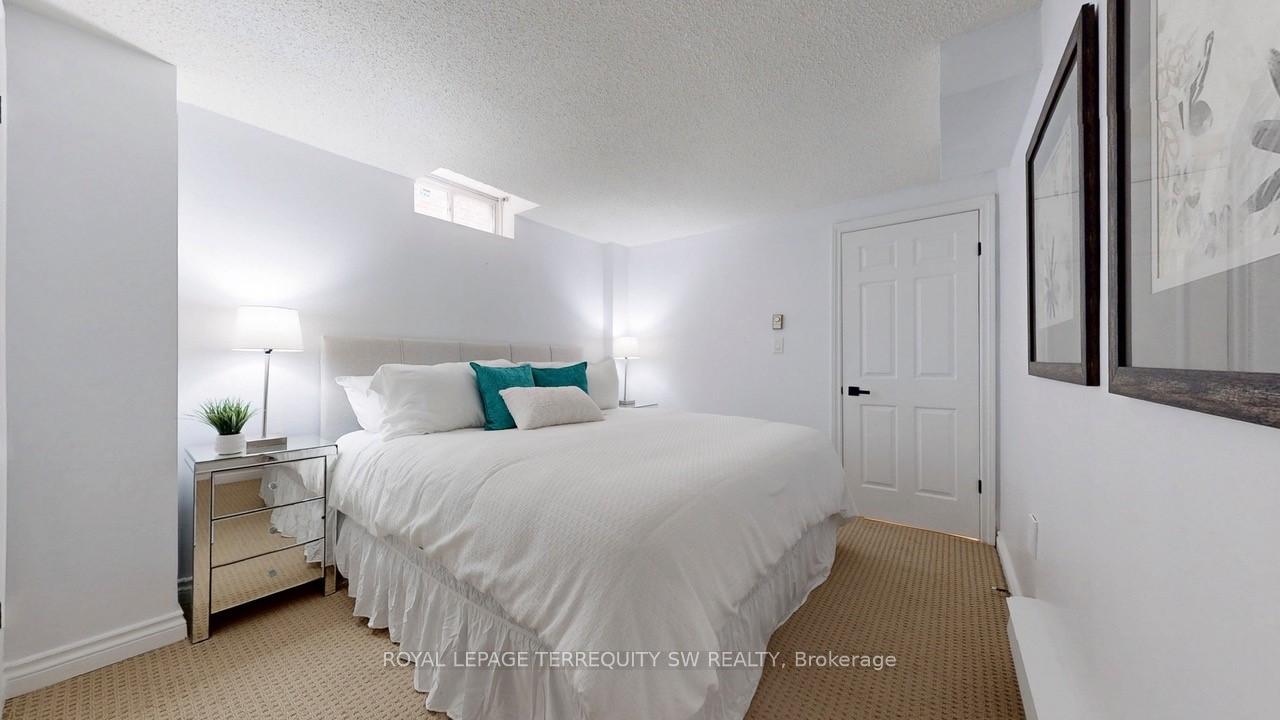 Photo 32 of 31 Bryant Road, Markham, Markham Village — HOMEH