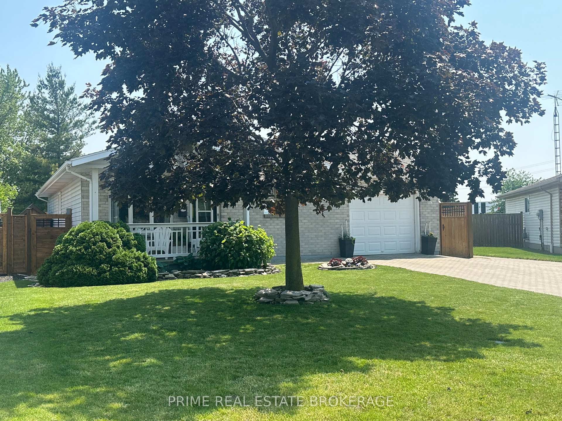 Photo 20 of 35 Athlone Road, Chatham-Kent, Tilbury — HOMEH