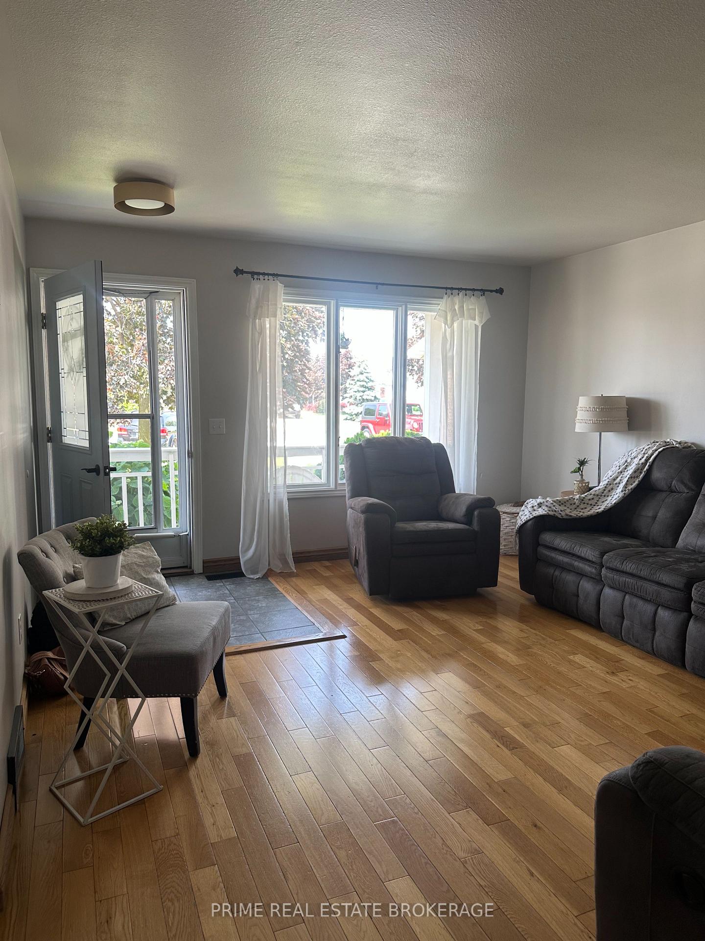 Photo 15 of 35 Athlone Road, Chatham-Kent, Tilbury — HOMEH