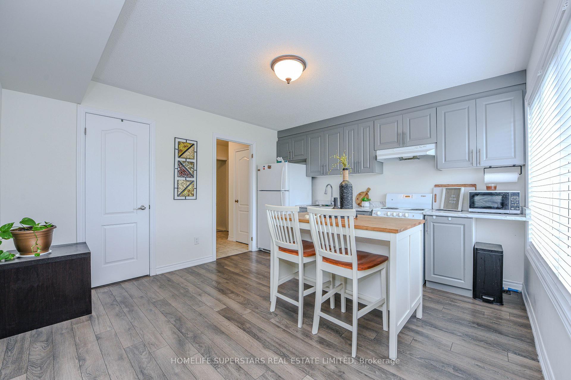 Photo 24 of 6 Kayak Heights, Brampton, Heart Lake East — HOMEH