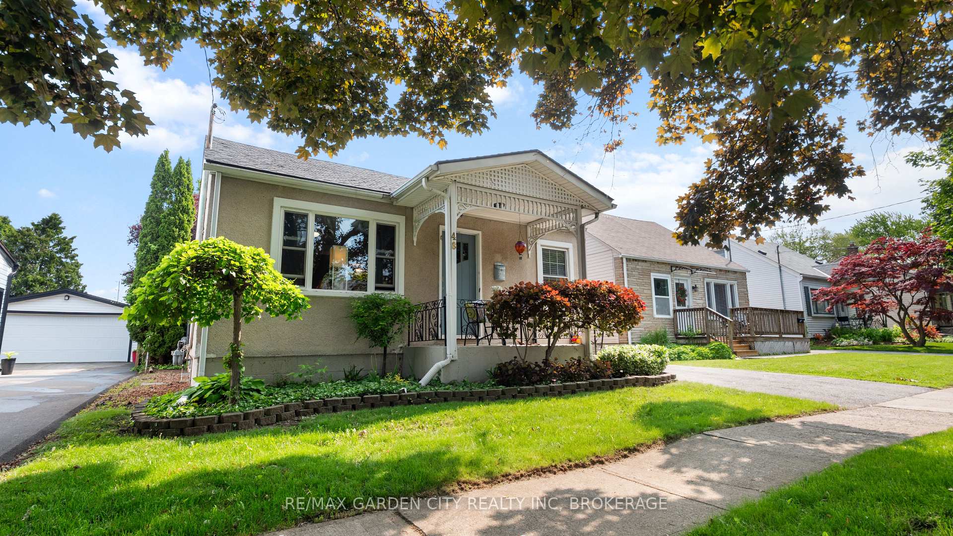 Photo 3 of 48 Doncaster Boulevard NW, St. Catharines, Fairview — HOMEH