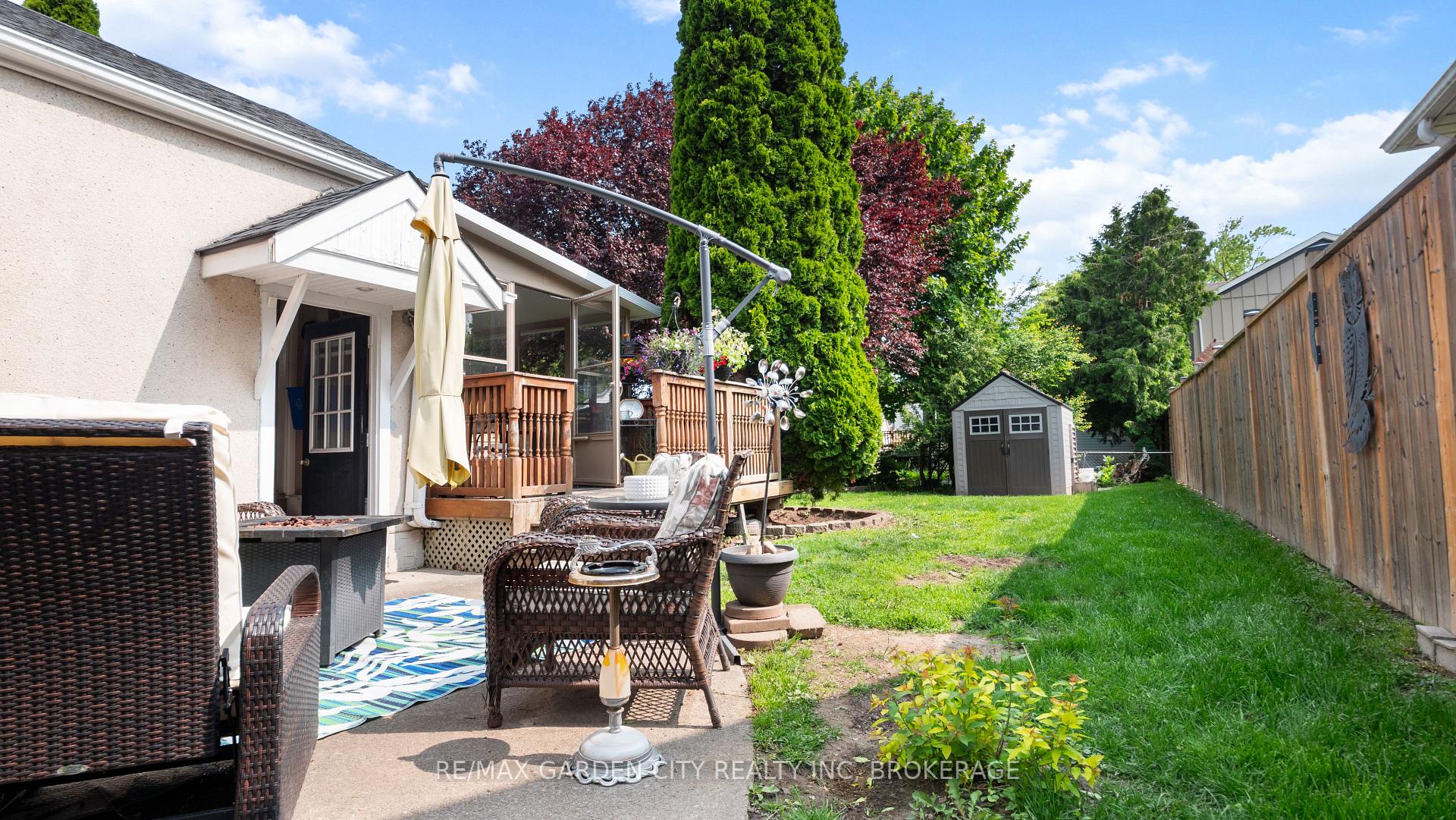 Photo 4 of 48 Doncaster Boulevard NW, St. Catharines, Fairview — HOMEH