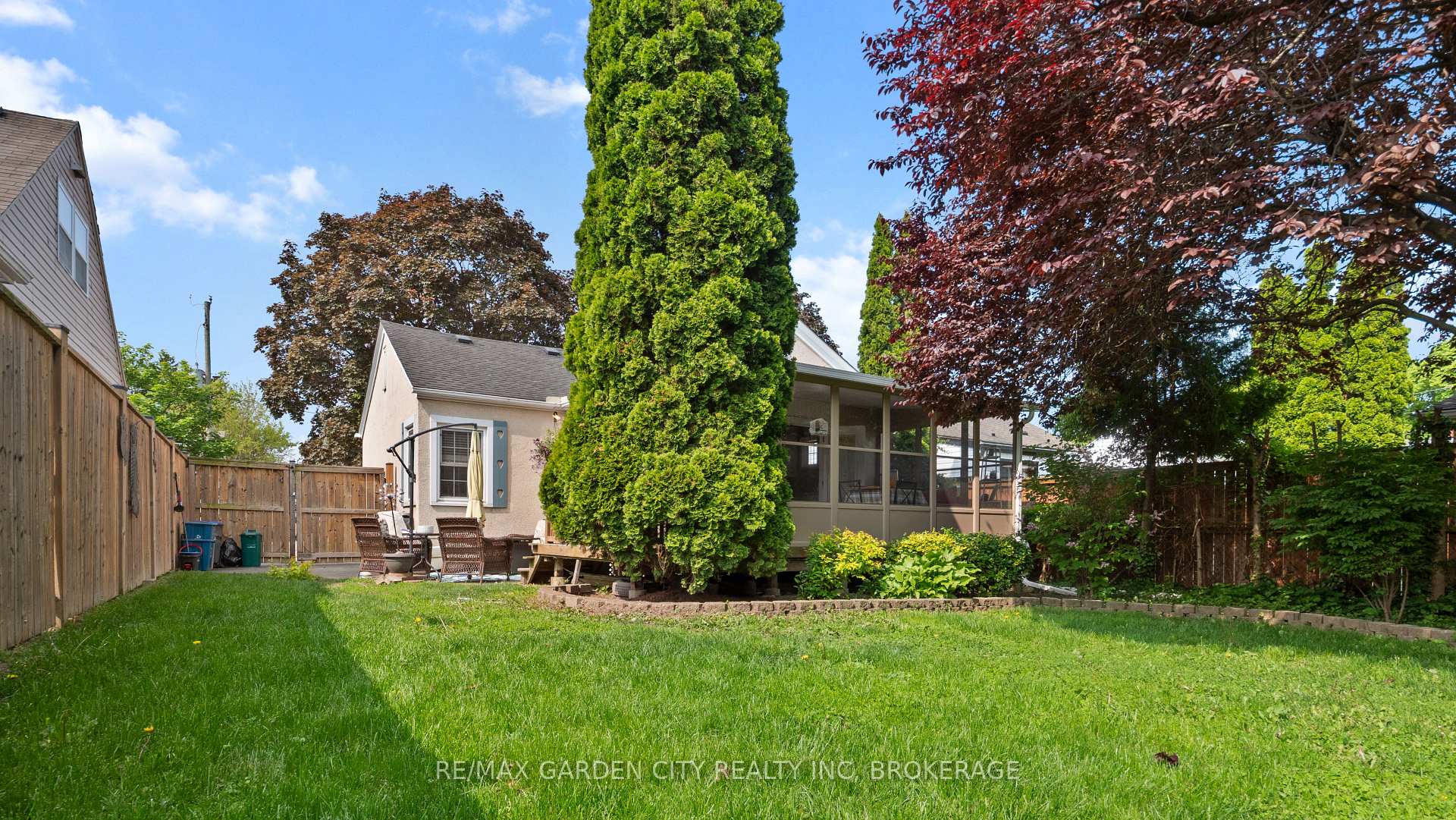 Photo 5 of 48 Doncaster Boulevard NW, St. Catharines, Fairview — HOMEH