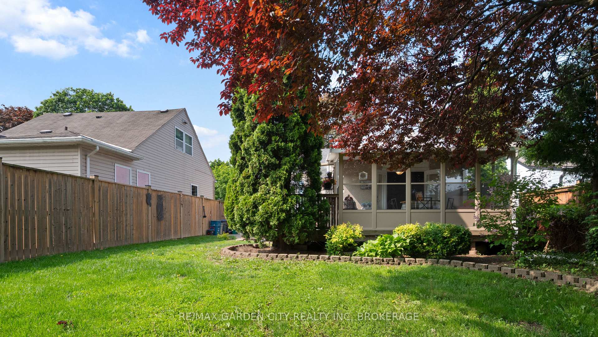 Photo 6 of 48 Doncaster Boulevard NW, St. Catharines, Fairview — HOMEH
