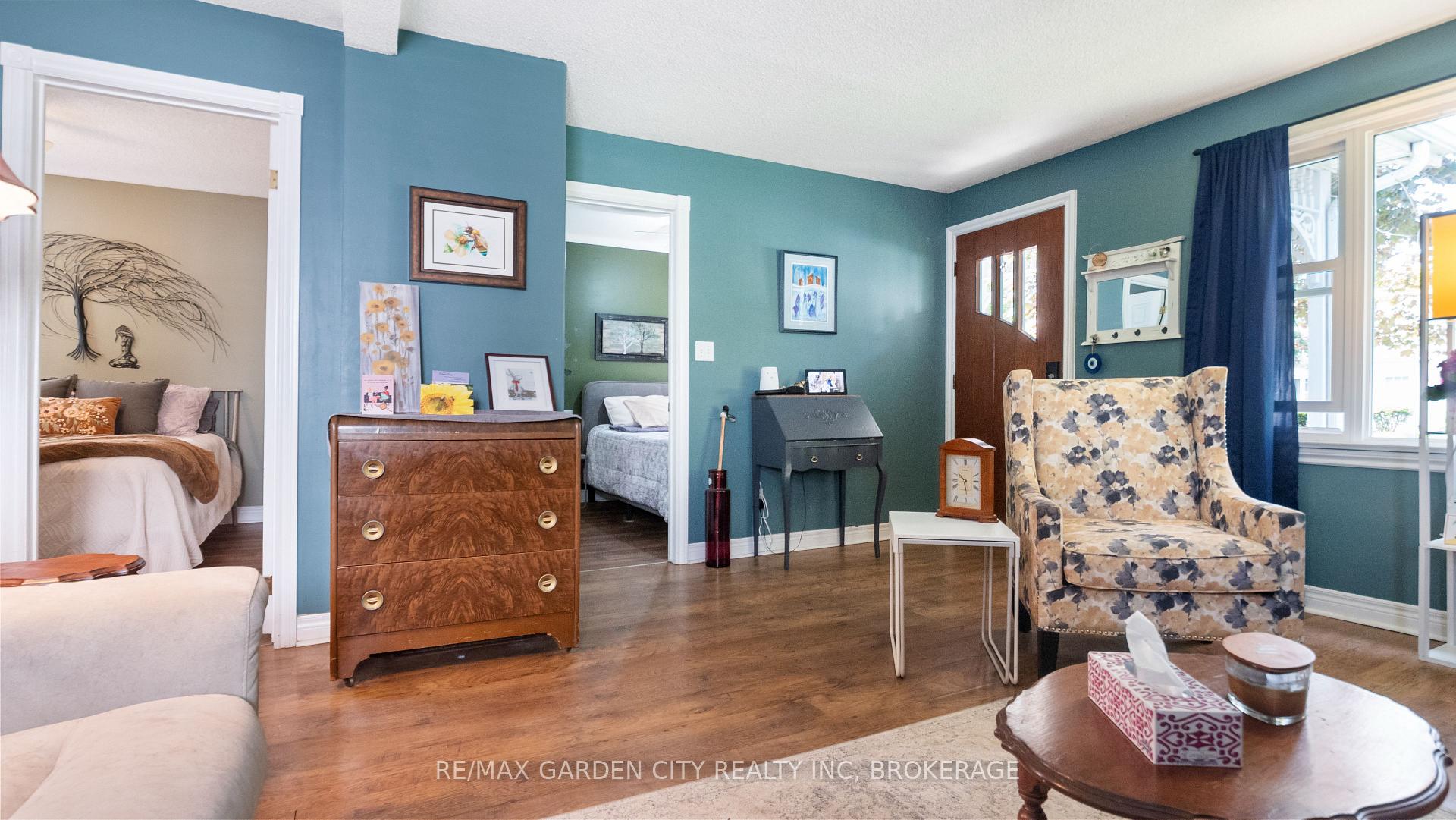 Photo 8 of 48 Doncaster Boulevard NW, St. Catharines, Fairview — HOMEH