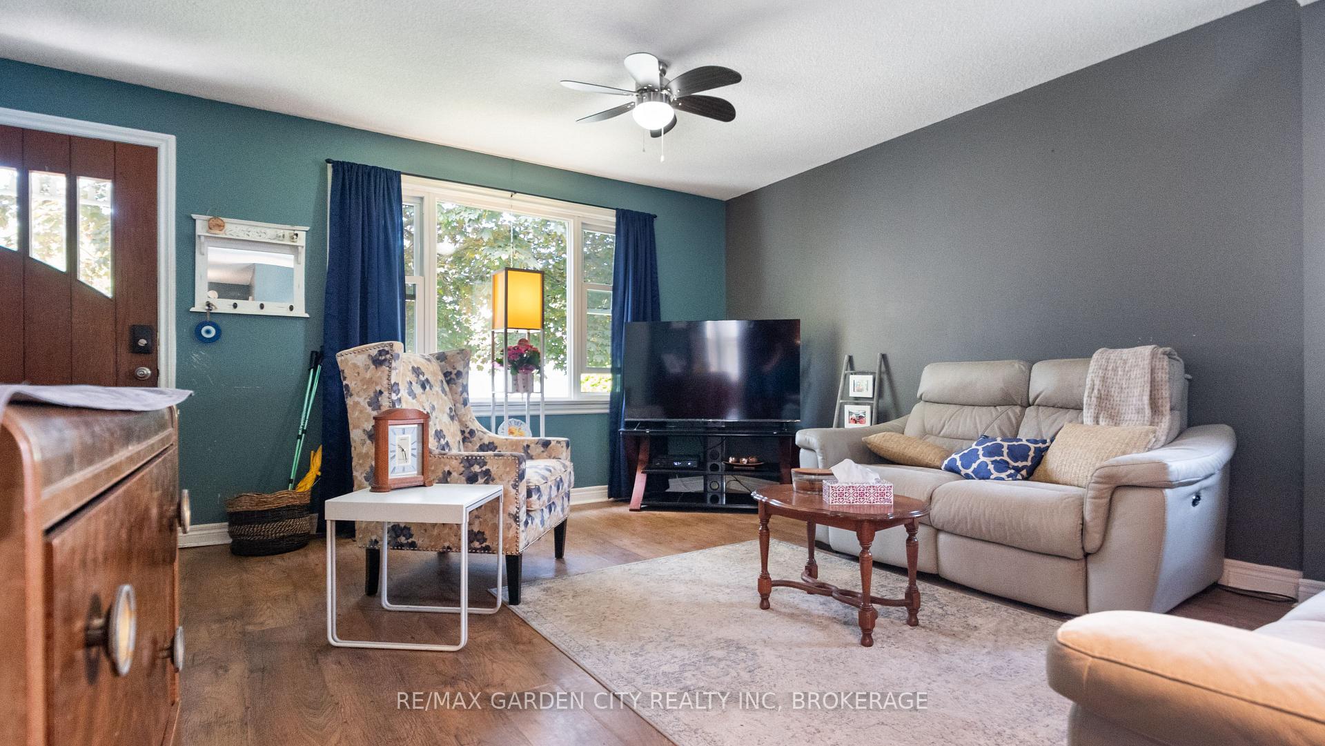 Photo 11 of 48 Doncaster Boulevard NW, St. Catharines, Fairview — HOMEH