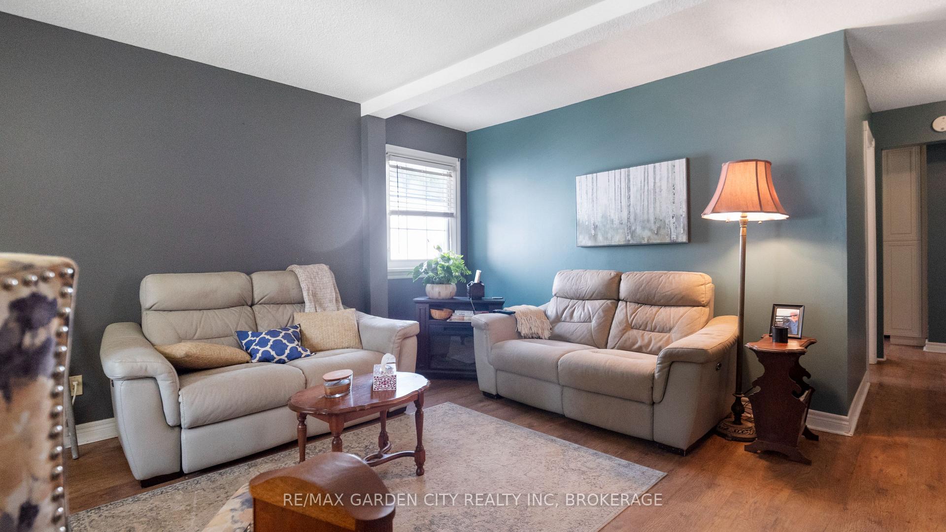 Photo 7 of 48 Doncaster Boulevard NW, St. Catharines, Fairview — HOMEH
