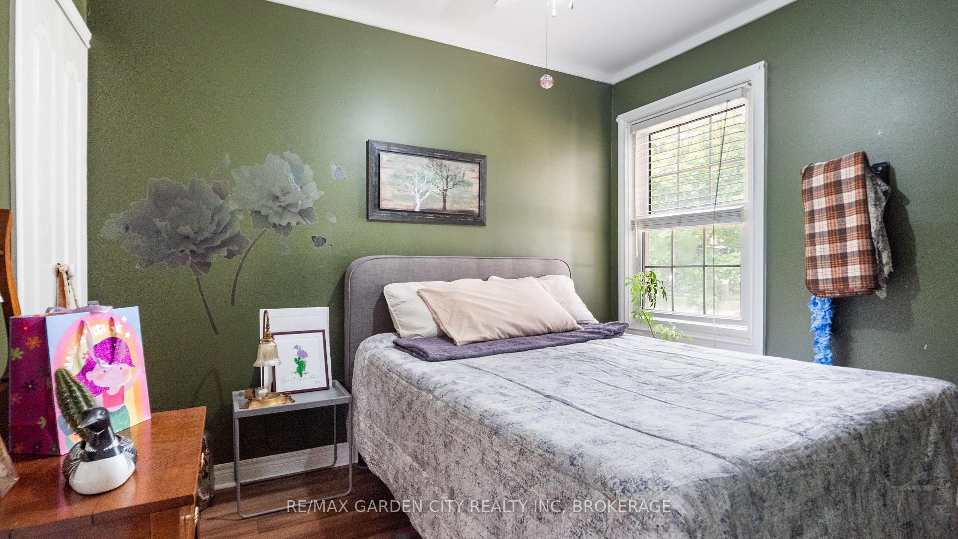 Photo 24 of 48 Doncaster Boulevard NW, St. Catharines, Fairview — HOMEH