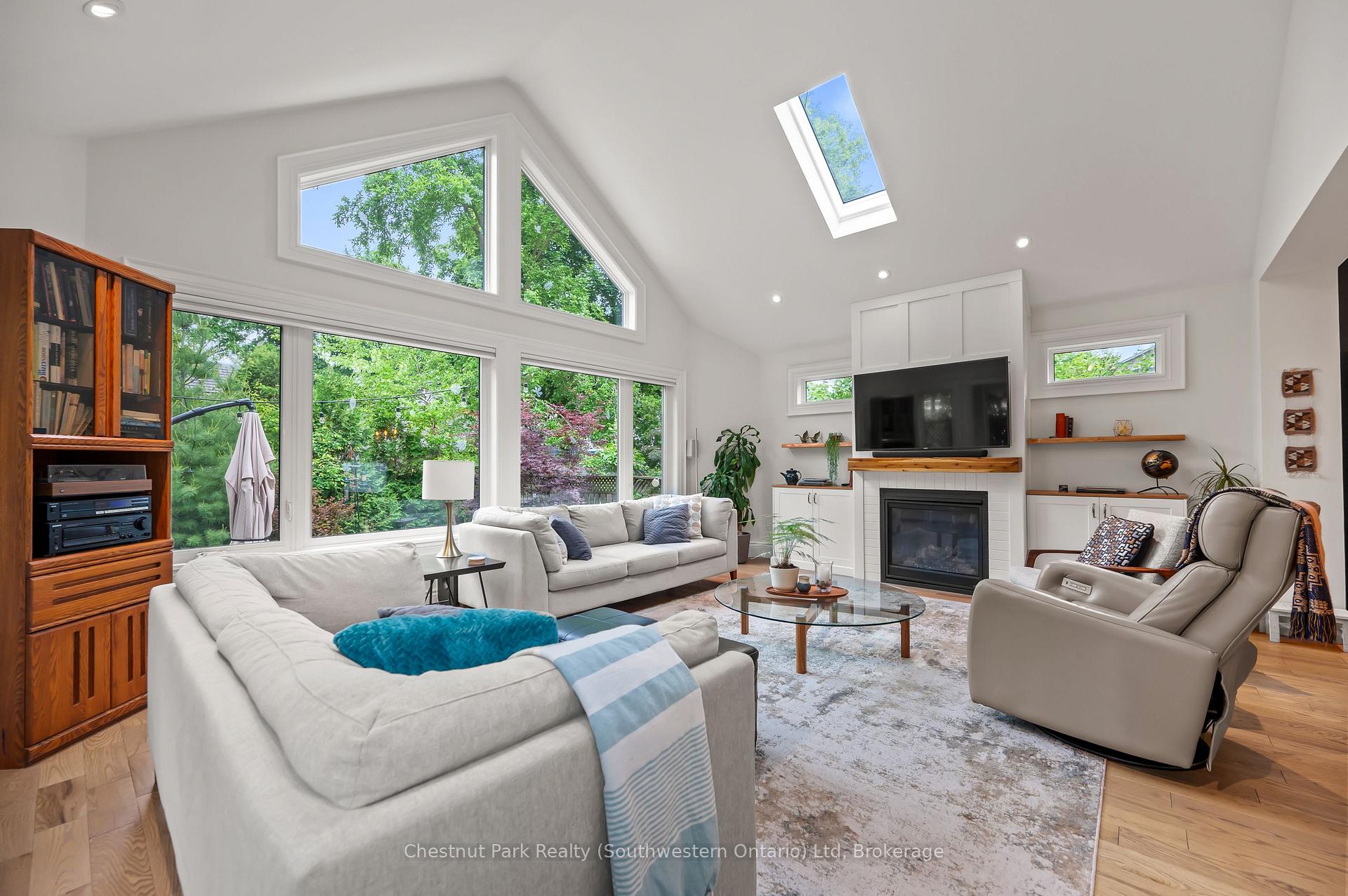 Photo 37 of 105 Hearn Avenue, Guelph, Junction/Onward Willow — HOMEH