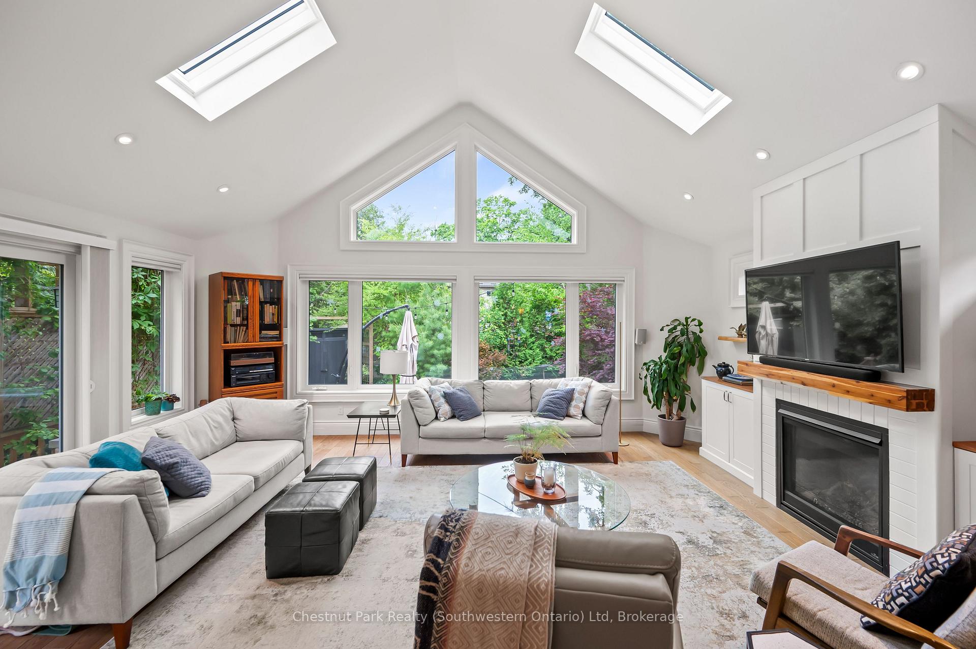 Photo 32 of 105 Hearn Avenue, Guelph, Junction/Onward Willow — HOMEH