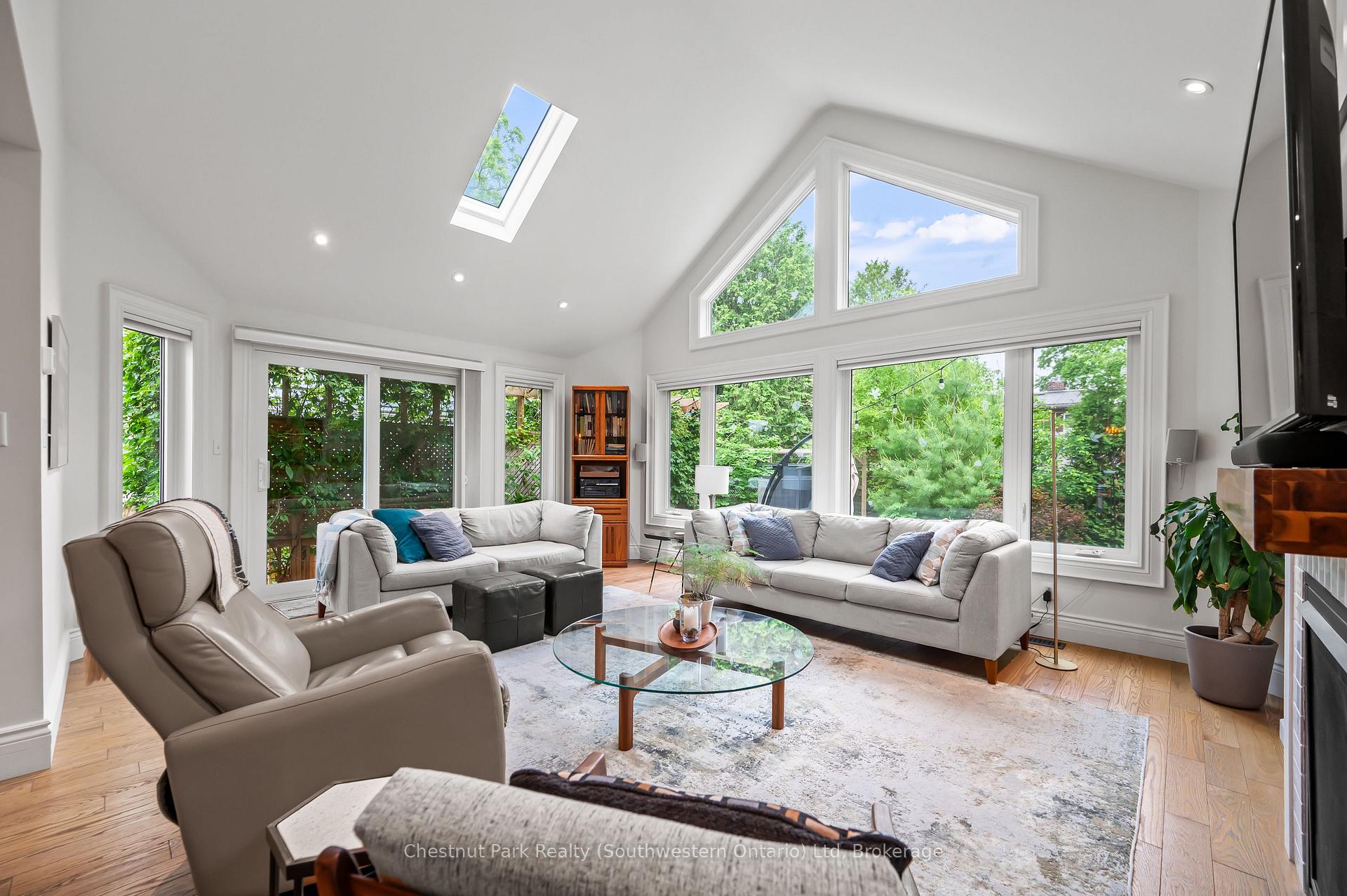 Photo 16 of 105 Hearn Avenue, Guelph, Junction/Onward Willow — HOMEH