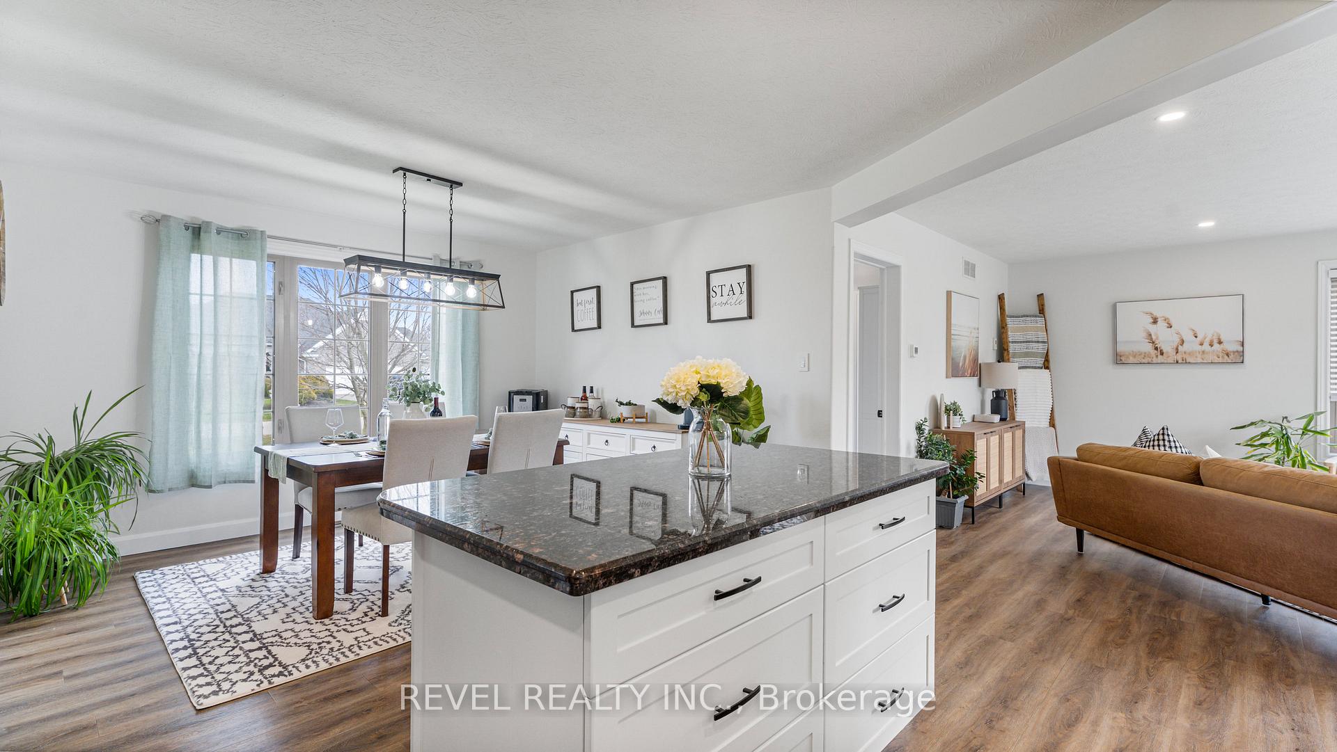 Photo 8 of 5 Cedar Lane, Brant, Burford — HOMEH