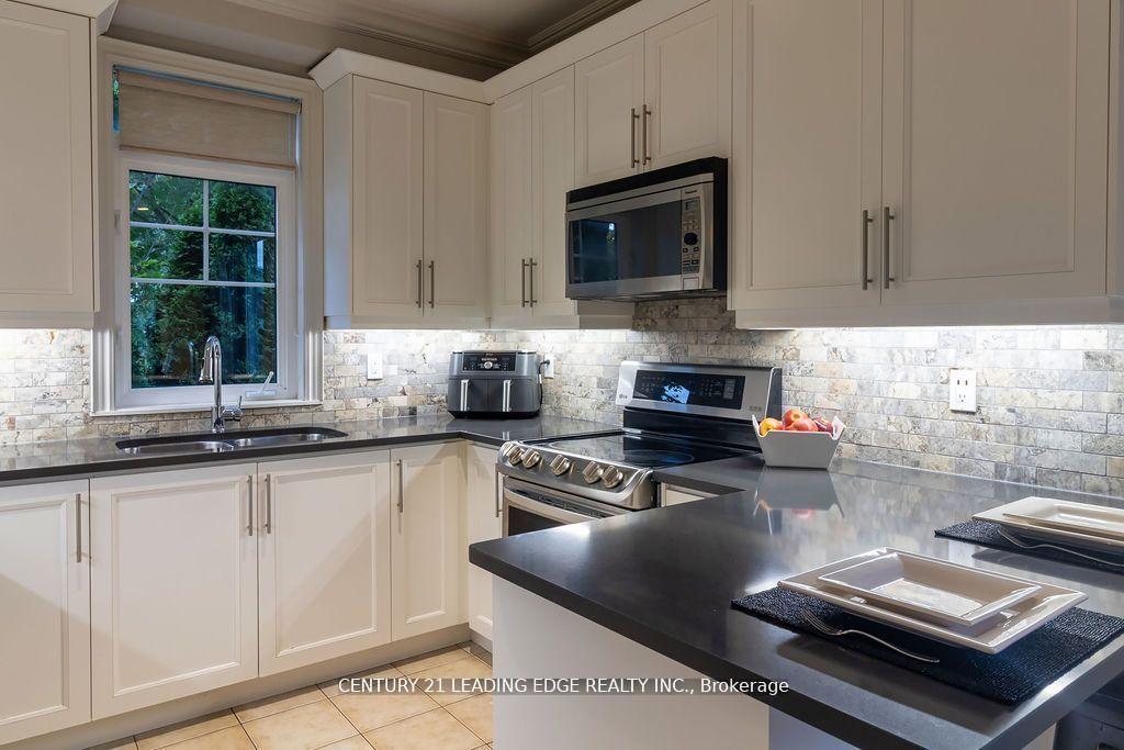 Photo 9 of 612 Fleetwood Drive, Oshawa, Eastdale — HOMEH