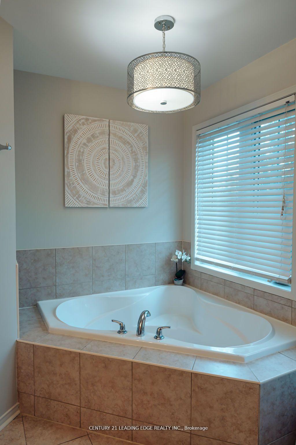 Photo 18 of 612 Fleetwood Drive, Oshawa, Eastdale — HOMEH