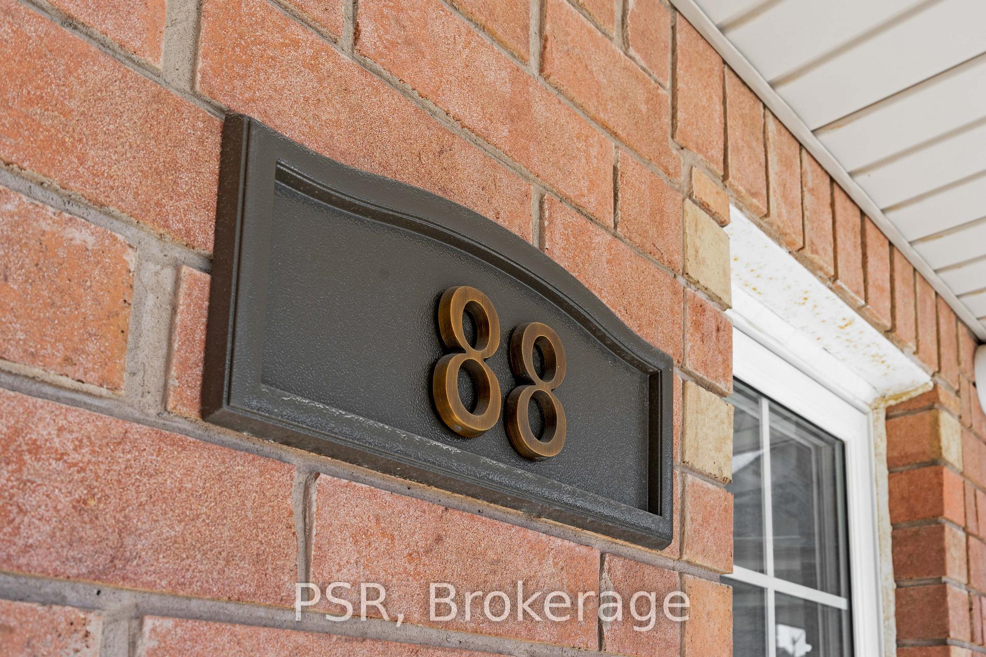Photo 2 of 88 Canyon Gate Crescent, Vaughan, Rural Vaughan — HOMEH