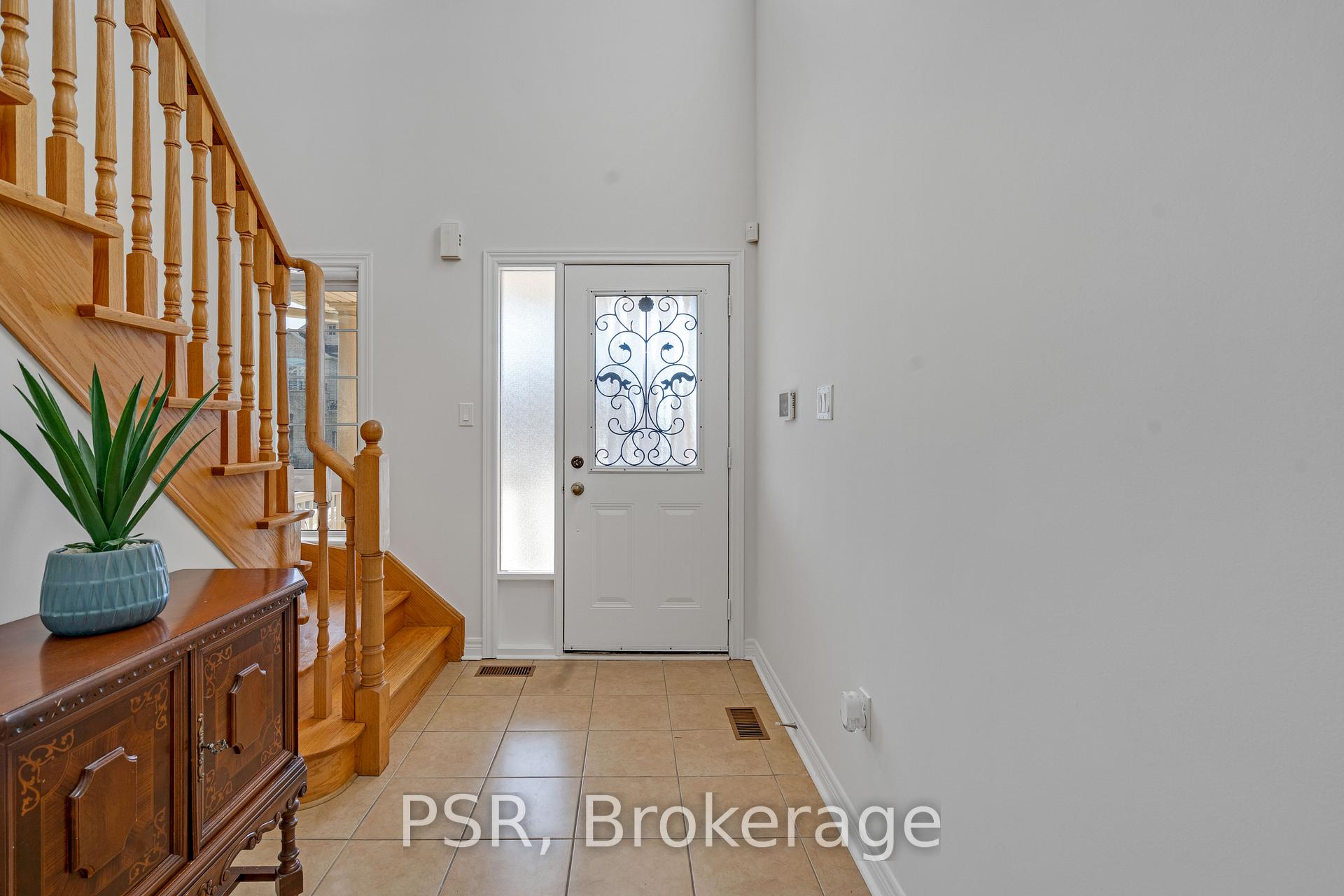Photo 6 of 88 Canyon Gate Crescent, Vaughan, Rural Vaughan — HOMEH