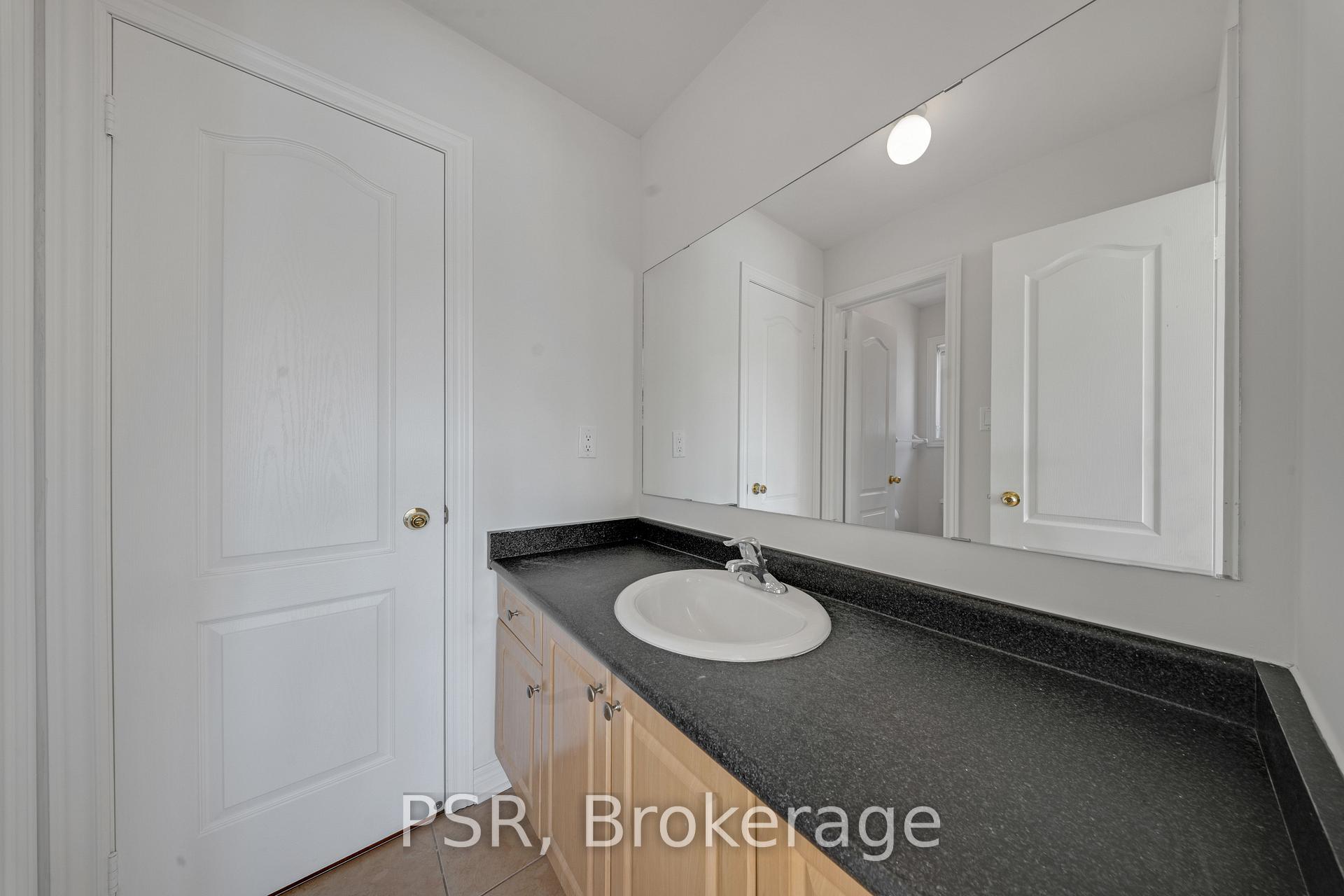 Photo 5 of 88 Canyon Gate Crescent, Vaughan, Rural Vaughan — HOMEH