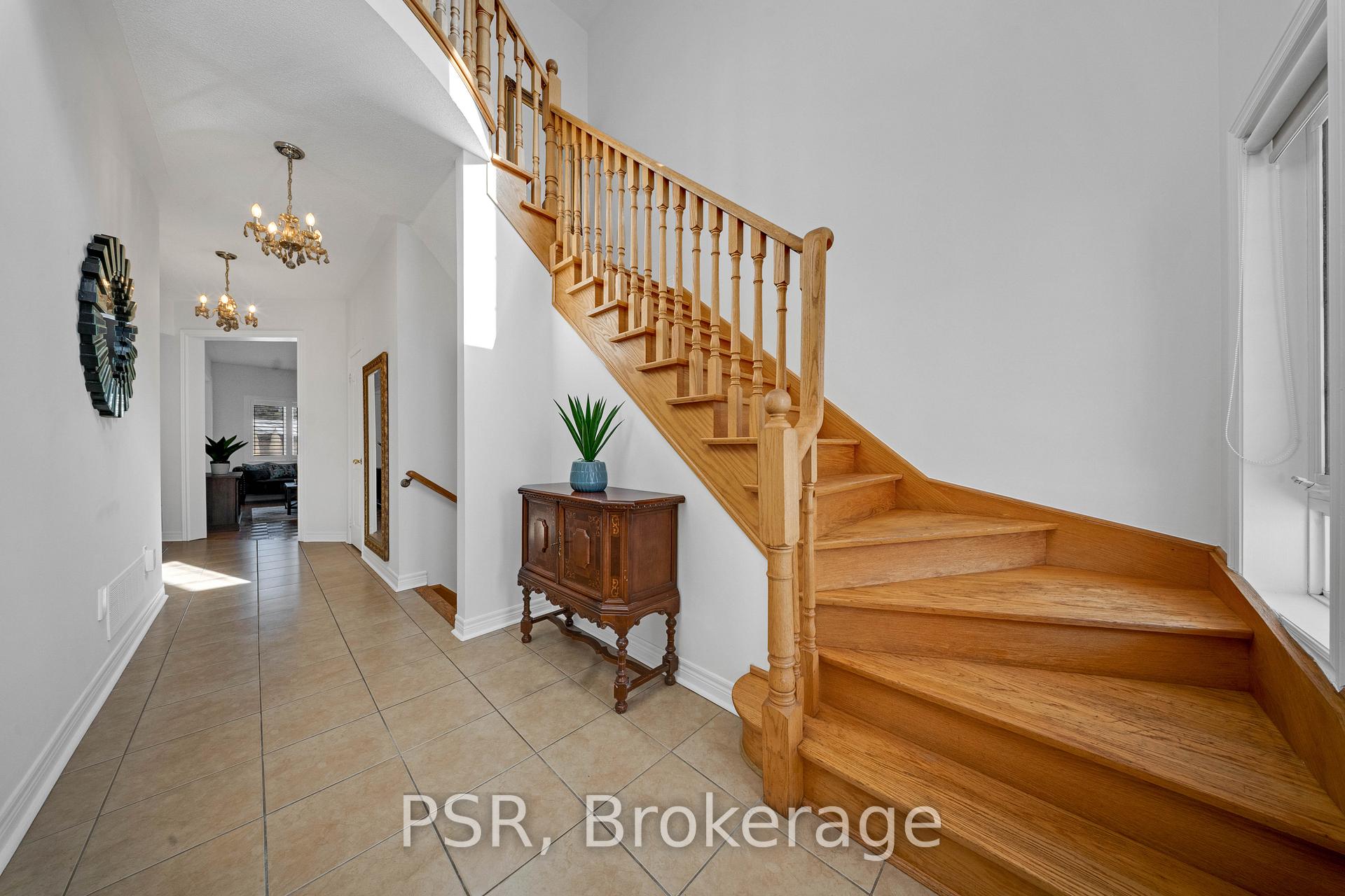 Photo 16 of 88 Canyon Gate Crescent, Vaughan, Rural Vaughan — HOMEH