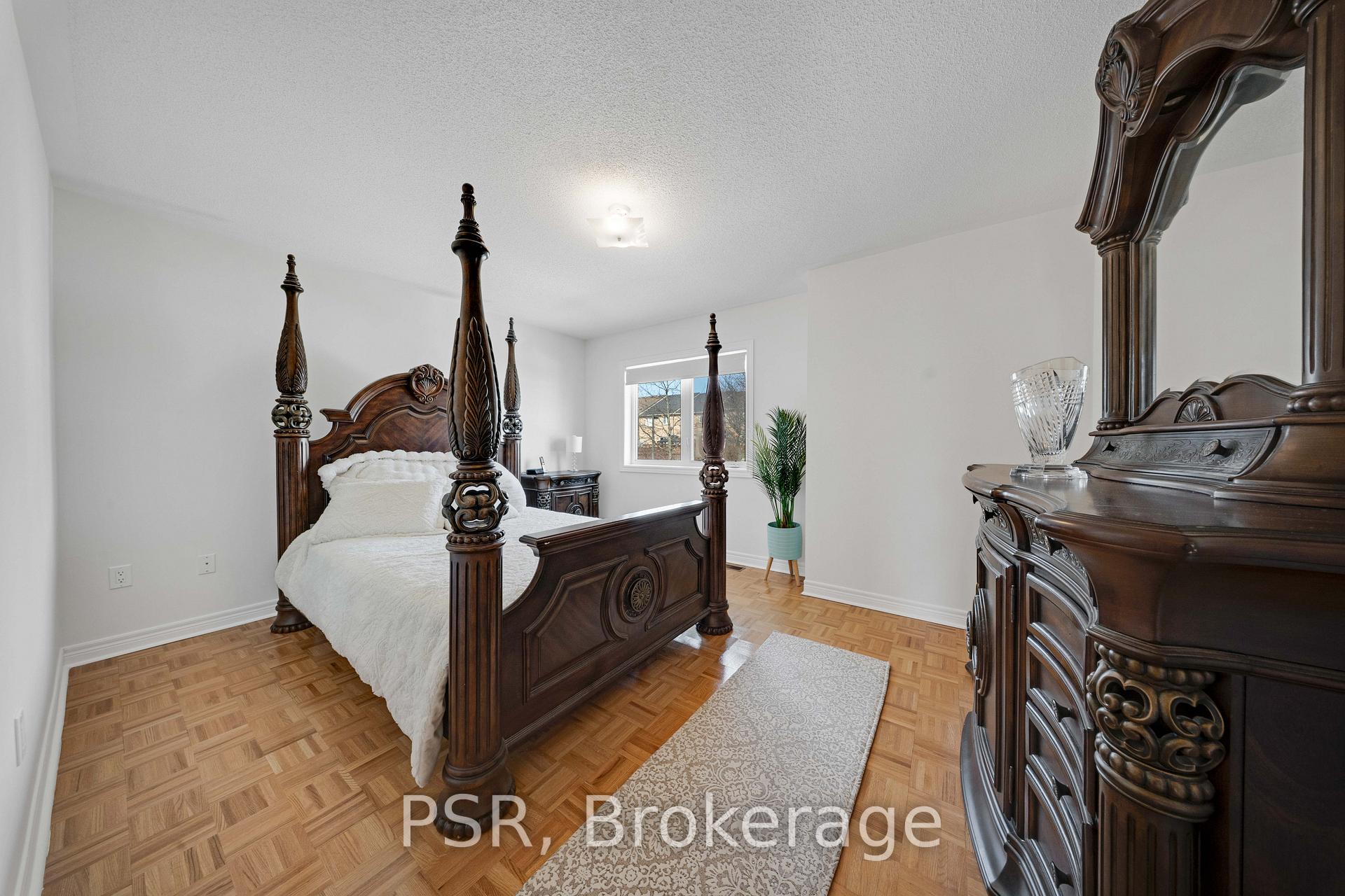 Photo 18 of 88 Canyon Gate Crescent, Vaughan, Rural Vaughan — HOMEH