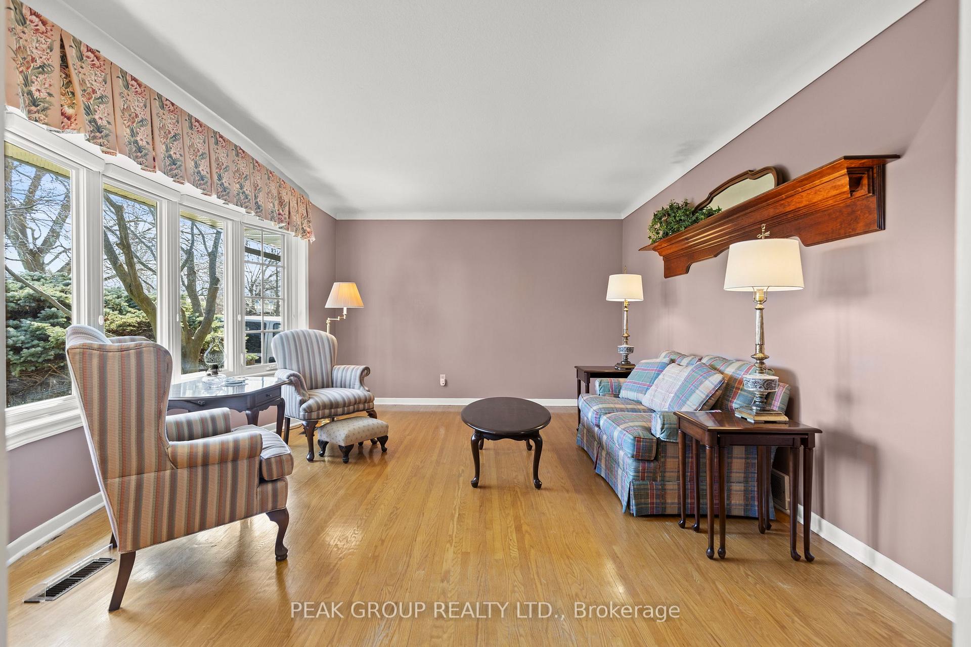 Photo 7 of 17 Trelawne Drive, St. Catharines, Vine/Linwell — HOMEH