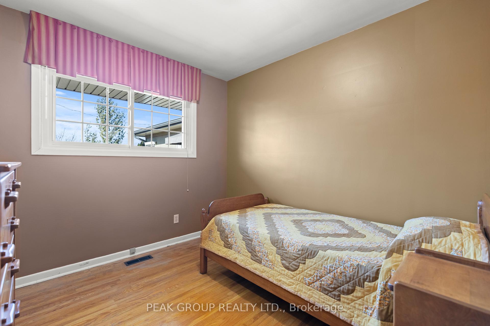 Photo 27 of 17 Trelawne Drive, St. Catharines, Vine/Linwell — HOMEH