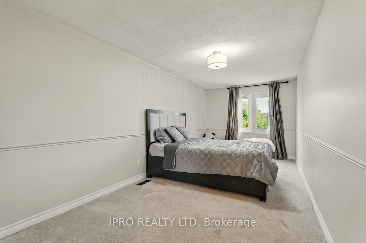 Photo 23 of 27 Caldwell Crescent, Brampton, Brampton East — HOMEH