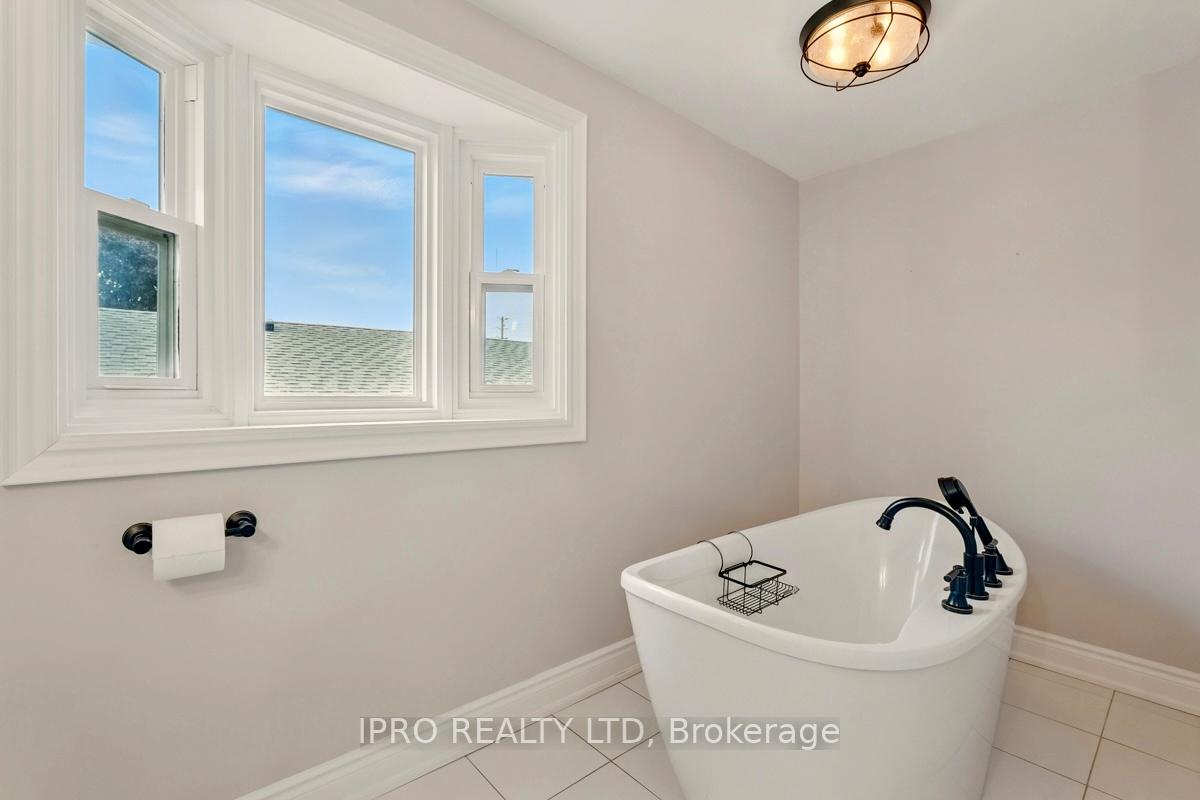 Photo 16 of 27 Caldwell Crescent, Brampton, Brampton East — HOMEH