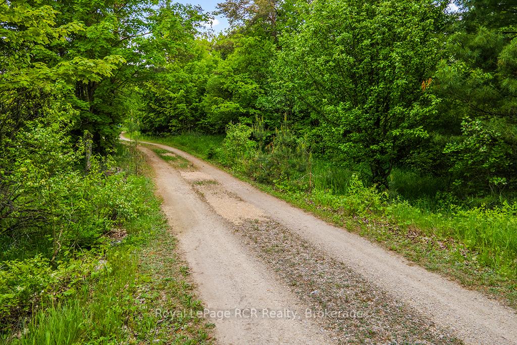 Photo 4 of 796172 East Back Line, Chatsworth — HOMEH