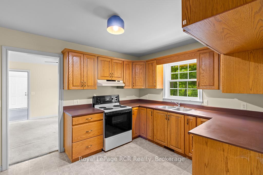 Photo 14 of 796172 East Back Line, Chatsworth — HOMEH