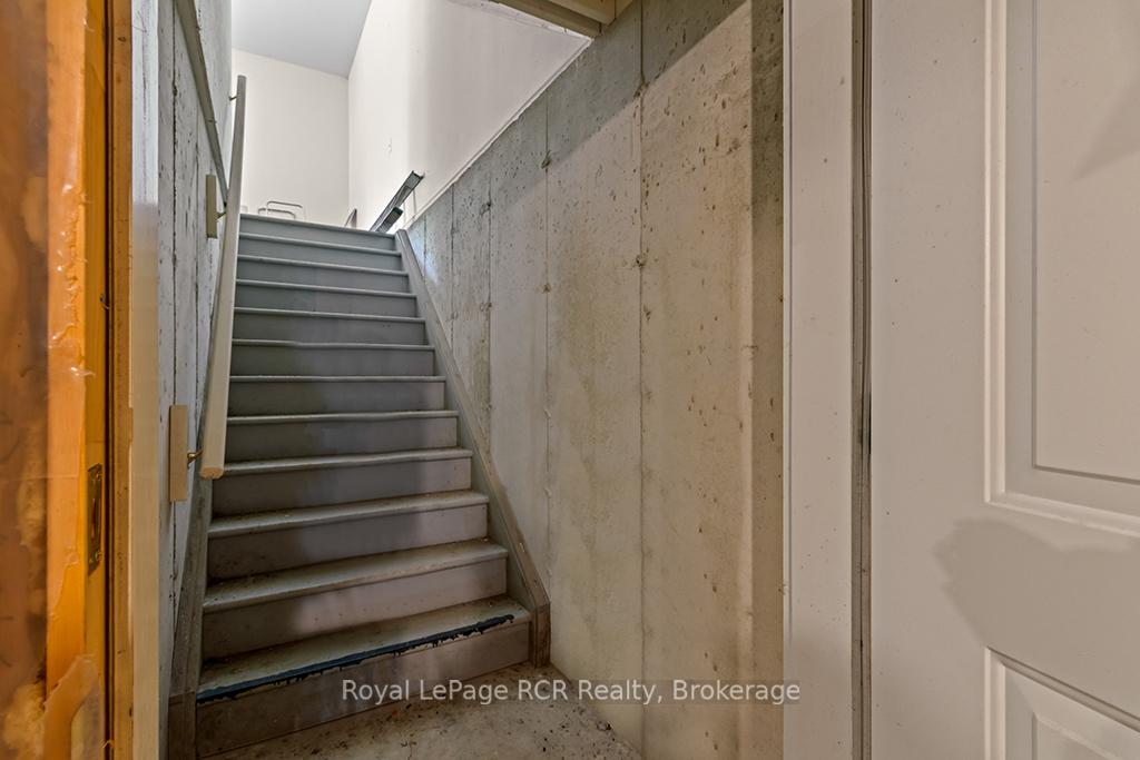 Photo 35 of 796172 East Back Line, Chatsworth — HOMEH