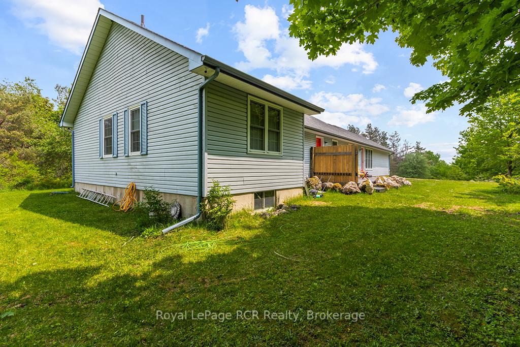 Photo 42 of 796172 East Back Line, Chatsworth — HOMEH