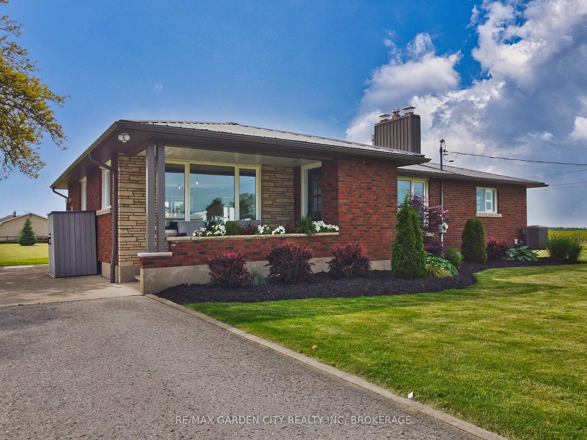 Photo 3 of 2783 Third Street, St. Catharines, Rural Eighth — HOMEH