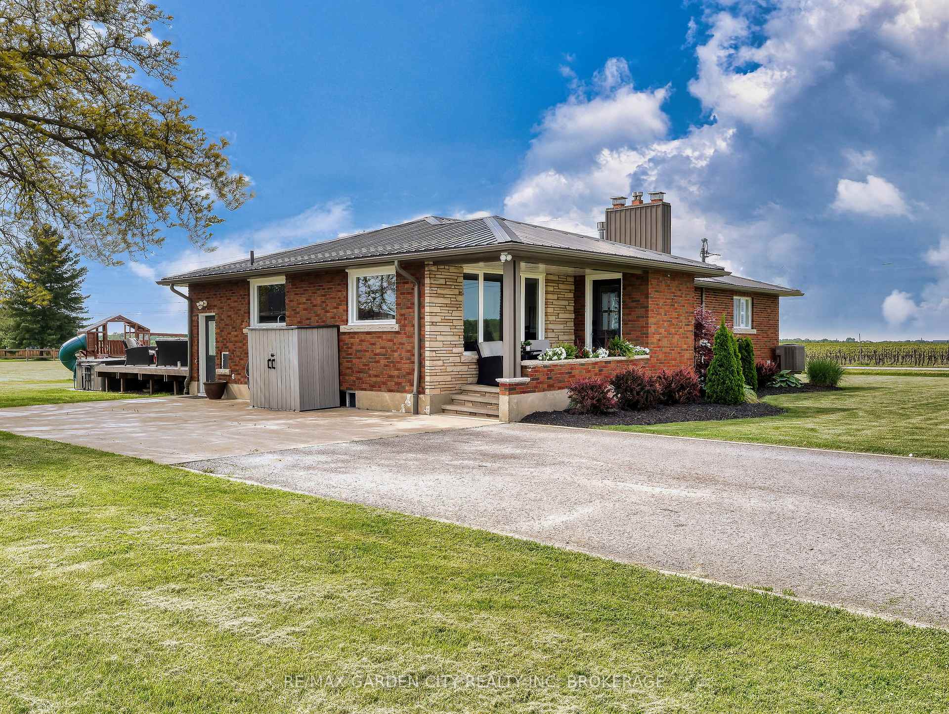Photo 10 of 2783 Third Street, St. Catharines, Rural Eighth — HOMEH