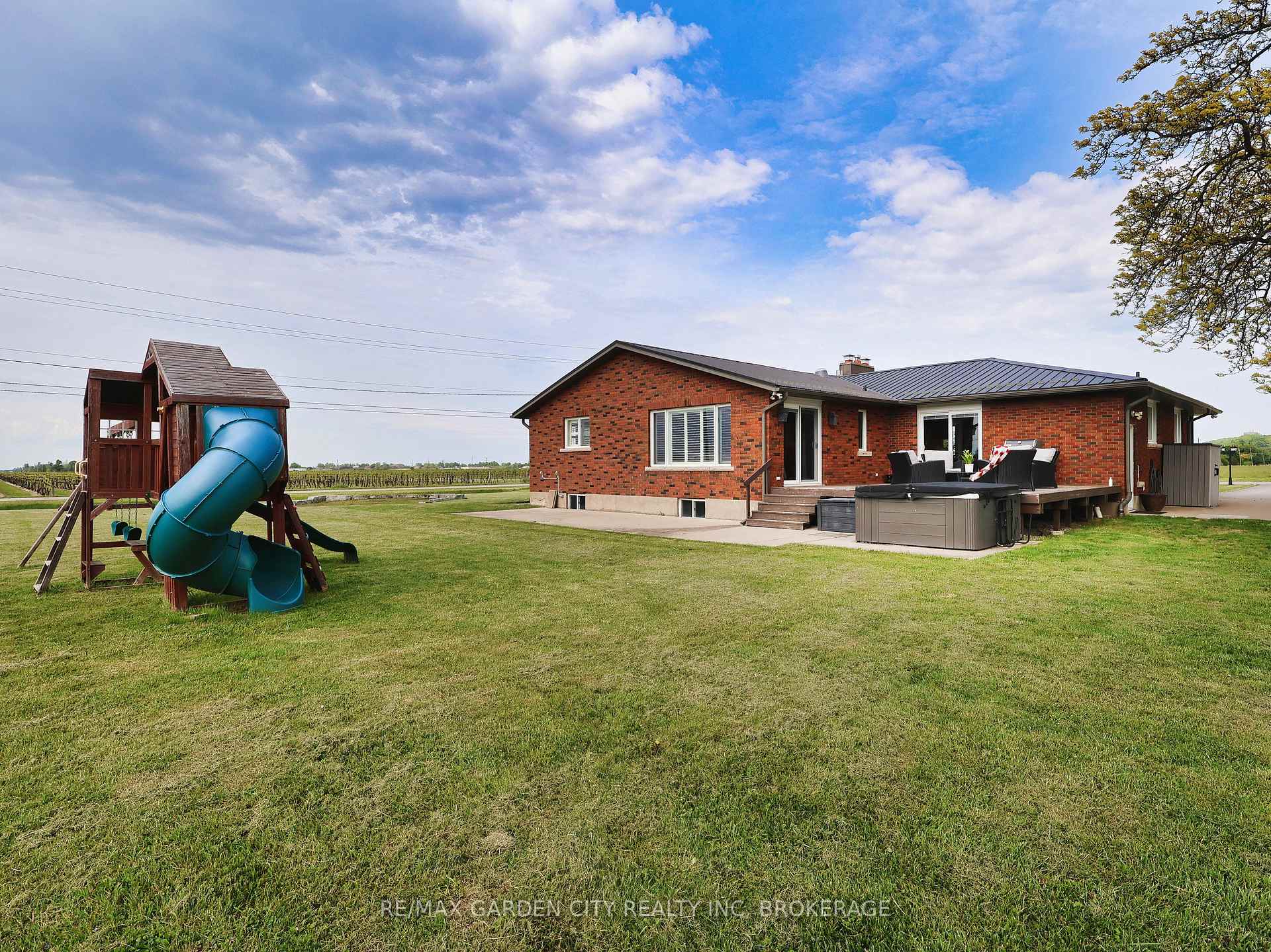 Photo 13 of 2783 Third Street, St. Catharines, Rural Eighth — HOMEH