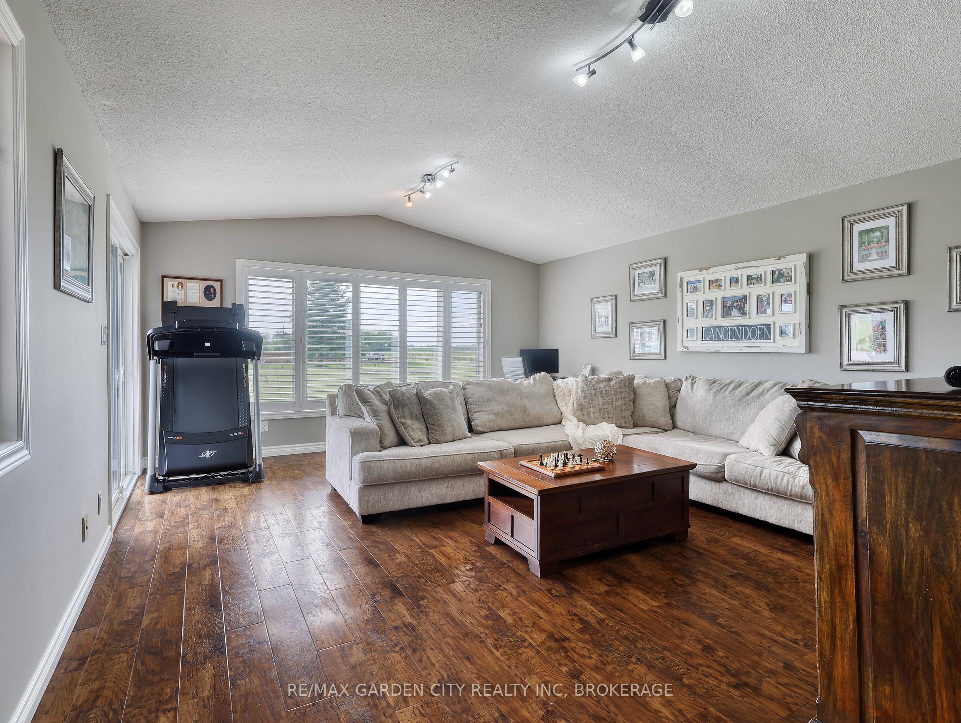 Photo 33 of 2783 Third Street, St. Catharines, Rural Eighth — HOMEH