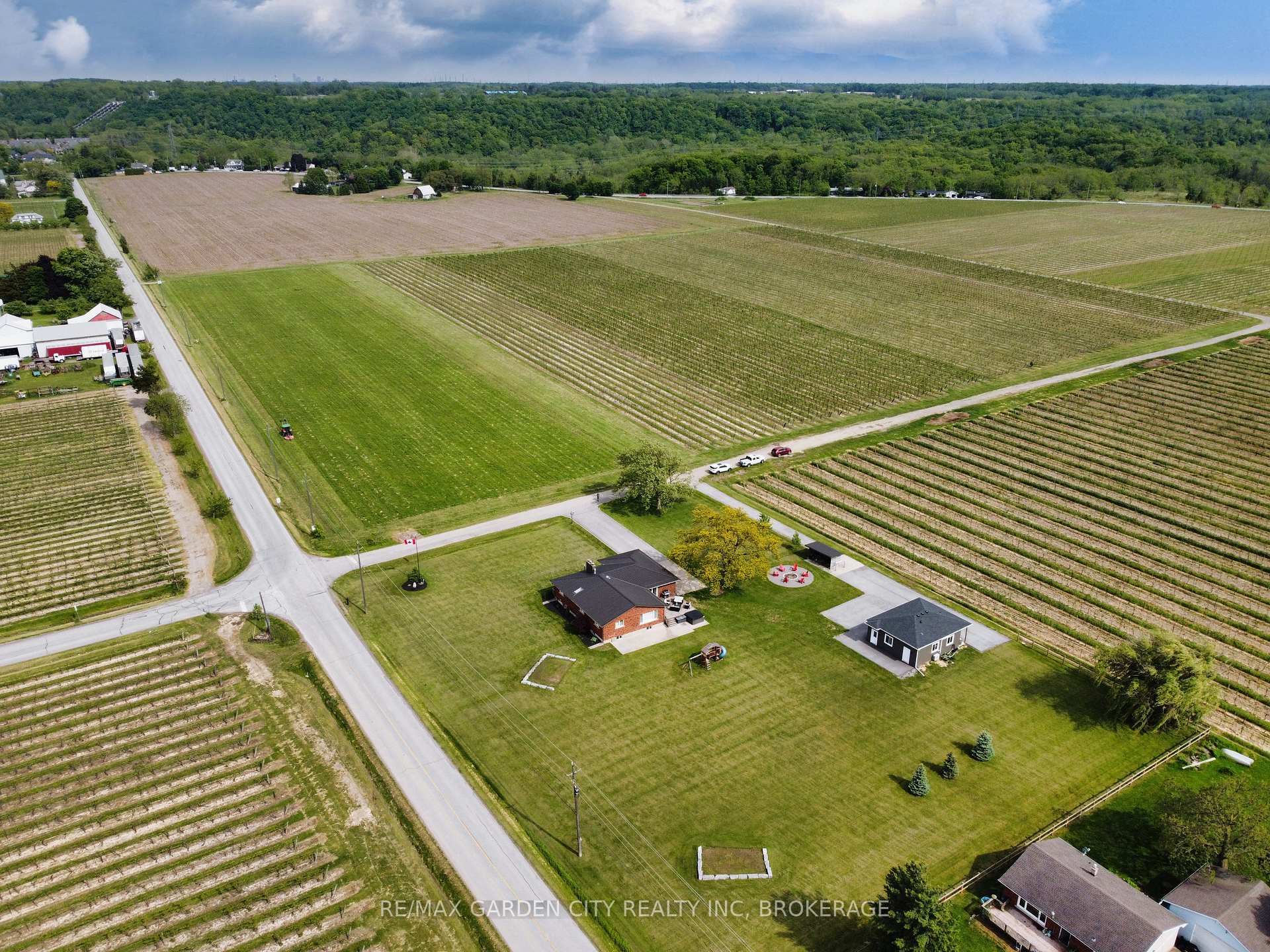 Photo 44 of 2783 Third Street, St. Catharines, Rural Eighth — HOMEH