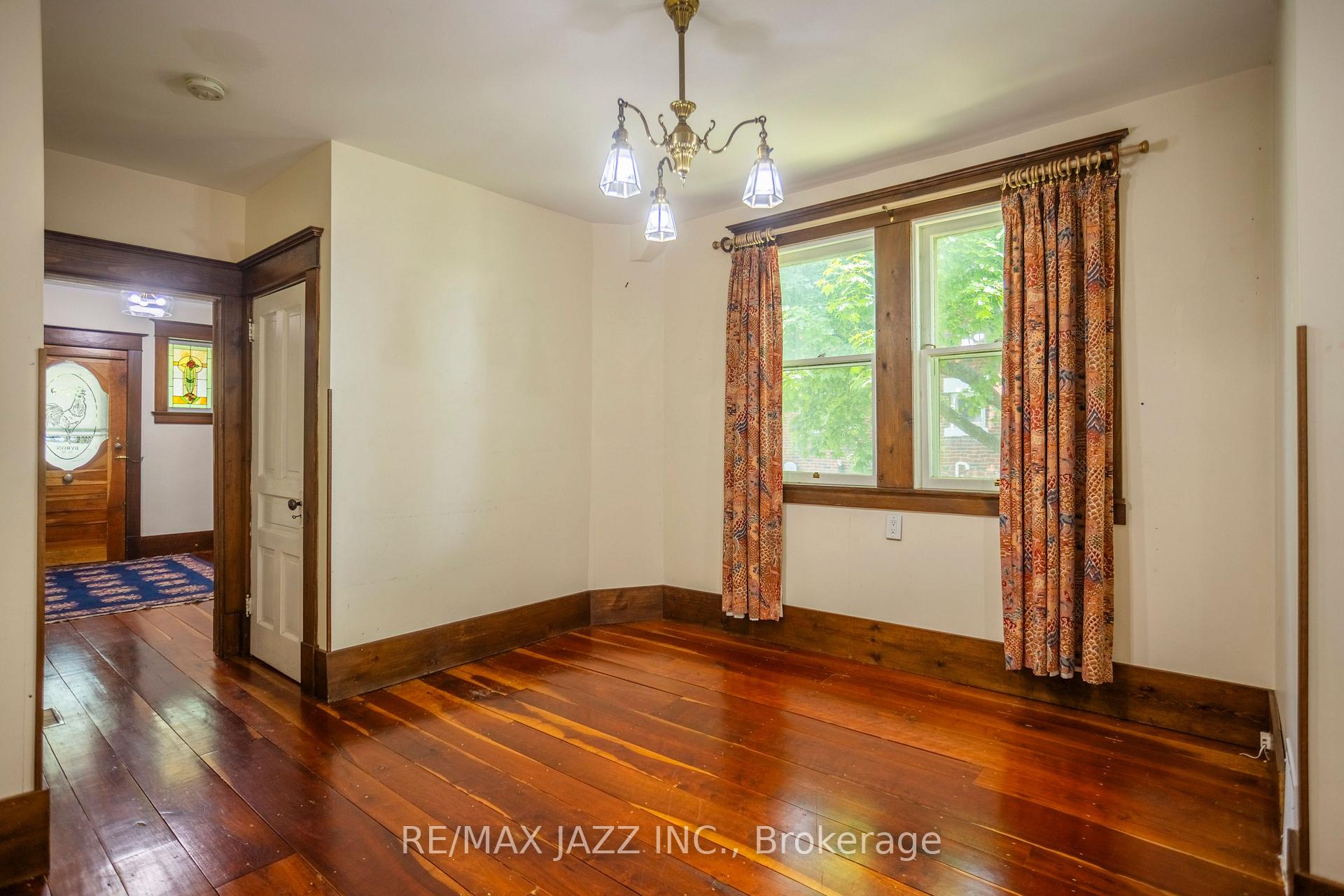 Photo 18 of 209 Byron Street N, Whitby, Downtown Whitby — HOMEH