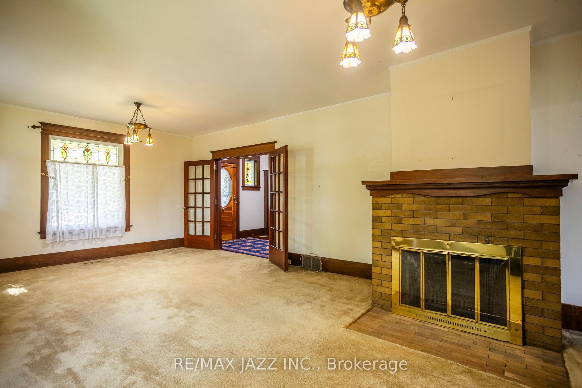 Photo 8 of 209 Byron Street N, Whitby, Downtown Whitby — HOMEH