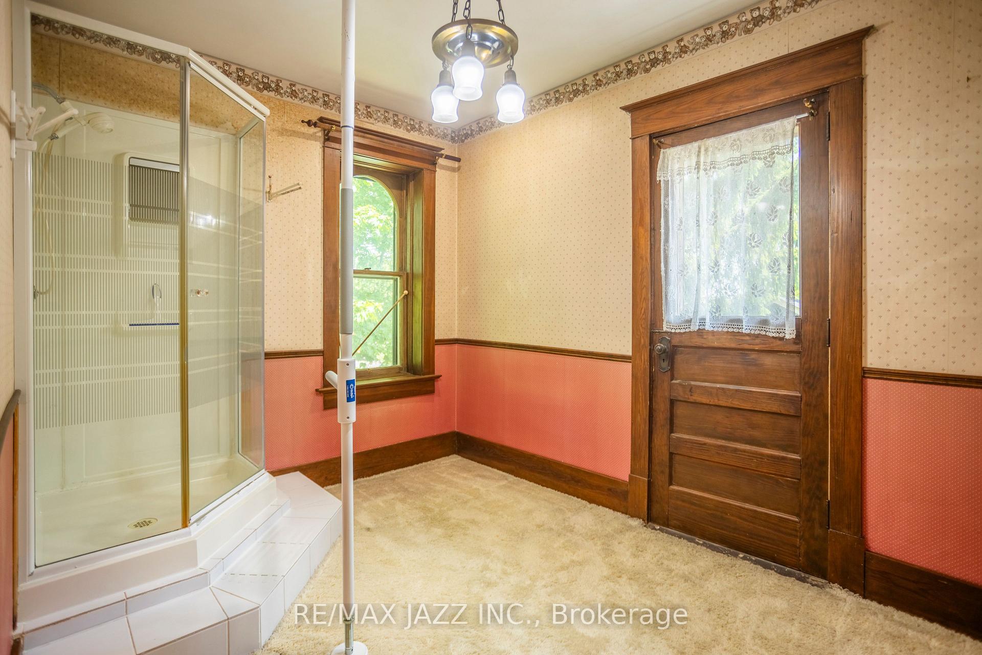 Photo 22 of 209 Byron Street N, Whitby, Downtown Whitby — HOMEH