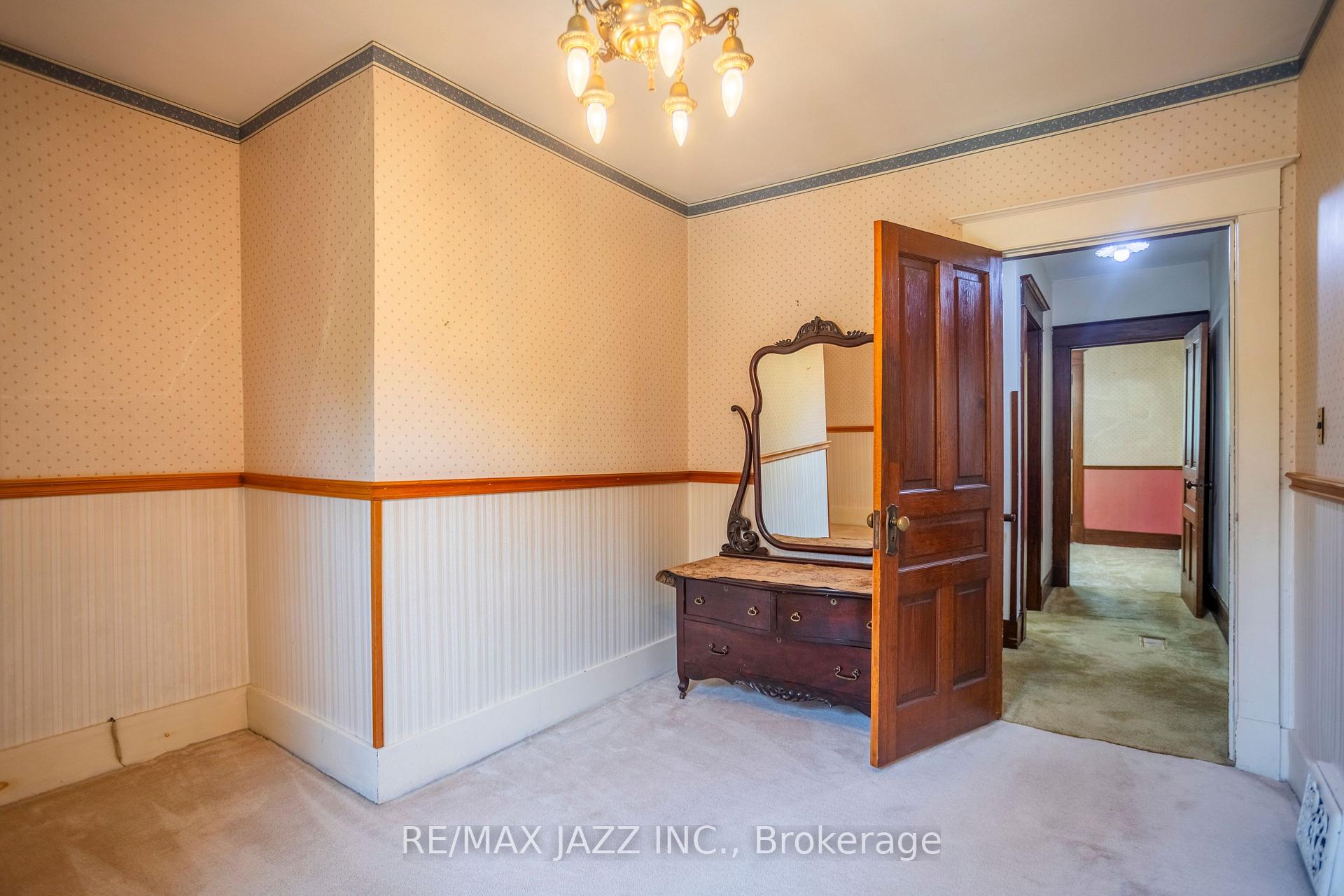 Photo 11 of 209 Byron Street N, Whitby, Downtown Whitby — HOMEH