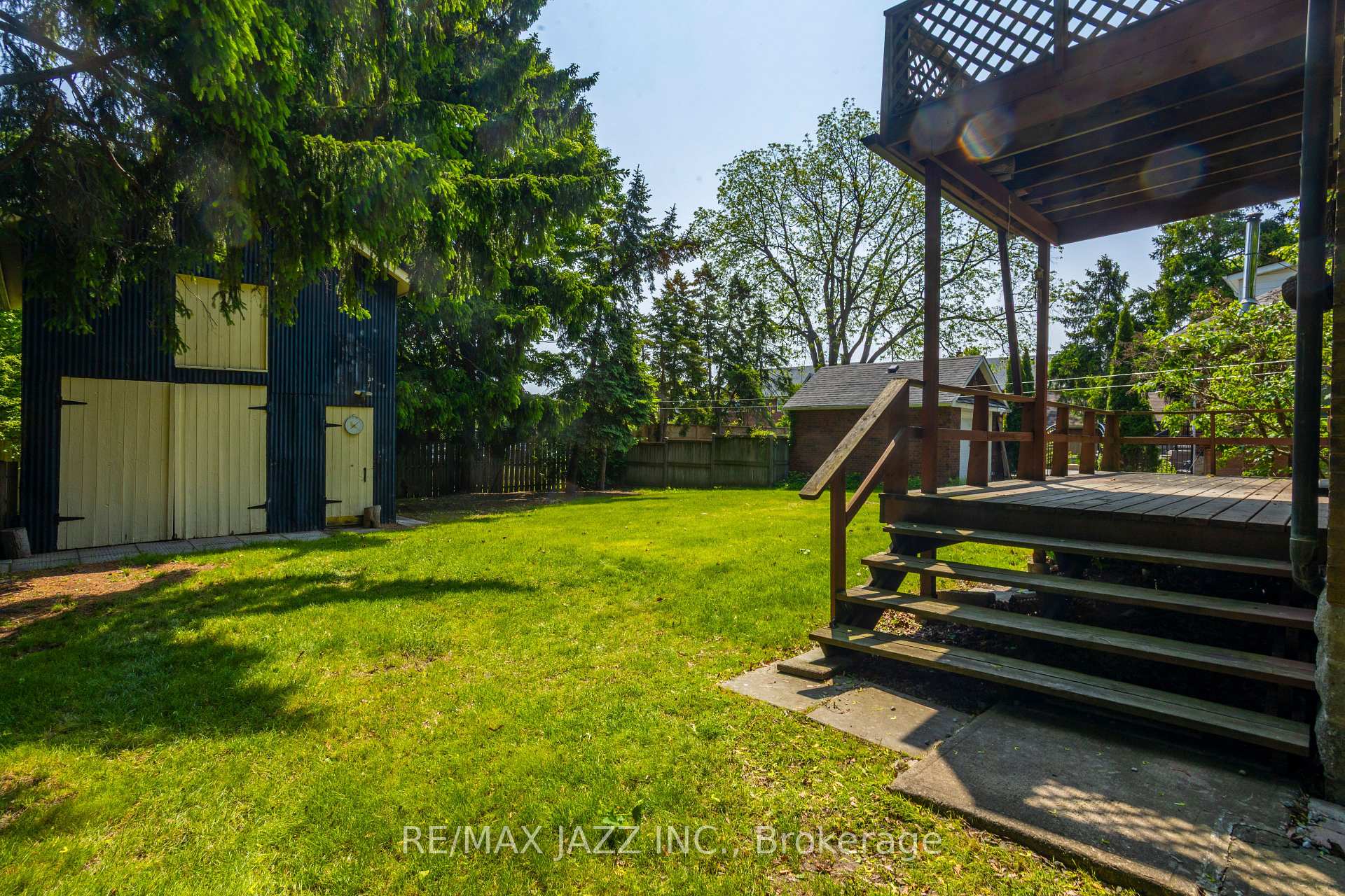 Photo 13 of 209 Byron Street N, Whitby, Downtown Whitby — HOMEH