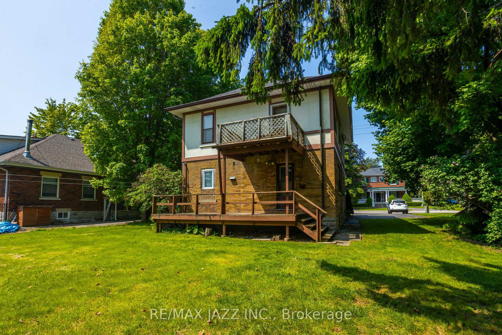 Photo 19 of 209 Byron Street N, Whitby, Downtown Whitby — HOMEH